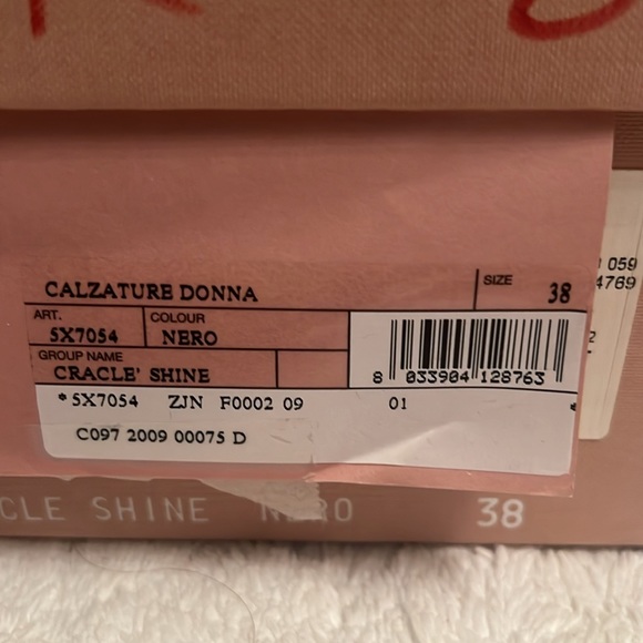 Miu Miu black crackle leather sandals with gold stud details - Picture 2 of 9